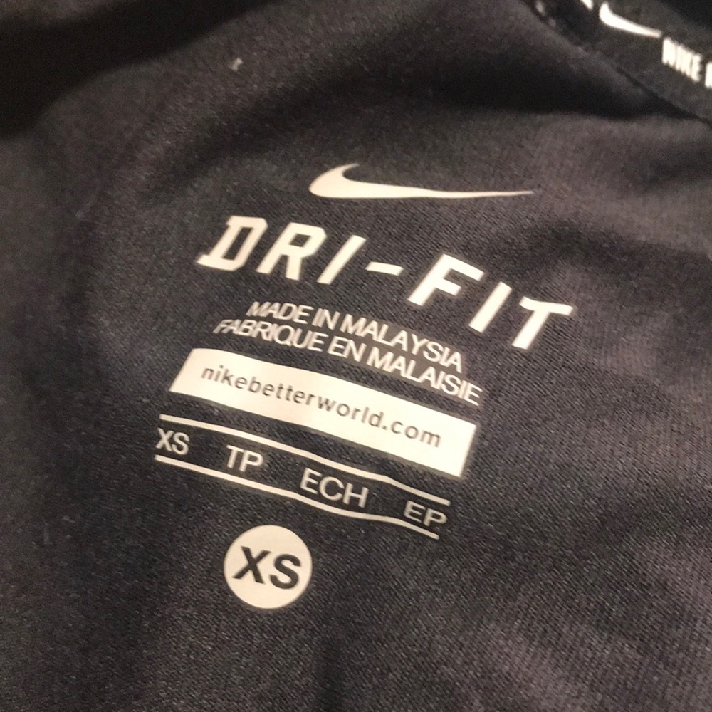 Nike tops bundle - Picture 2 of 3